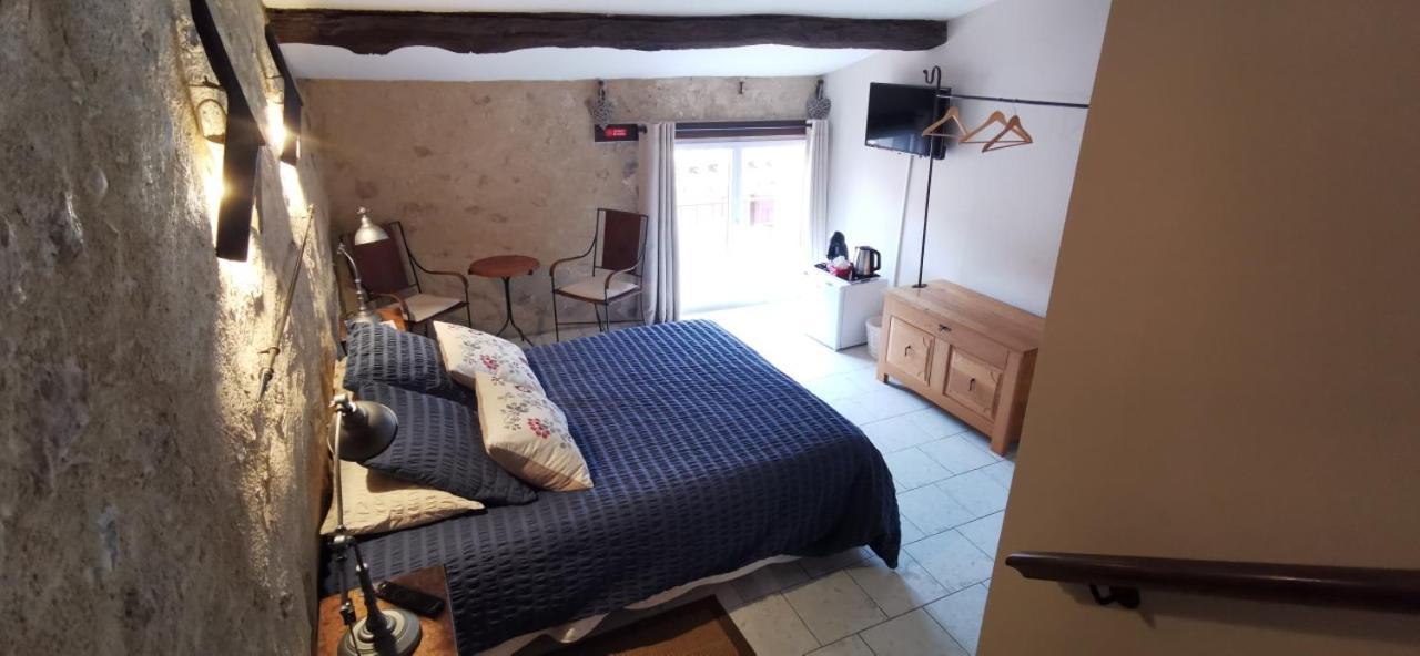 Bed and Breakfast Le Mimosa à Saint-Saturnin-de-Lucian Extérieur photo